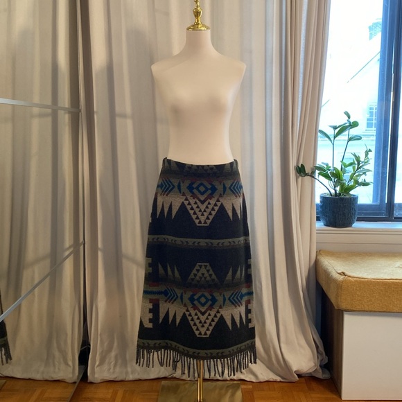 True Grit Women’s Blanket Fringe Skirt Size 8 Southwestern Tribal Wool Blend - Picture 9 of 17